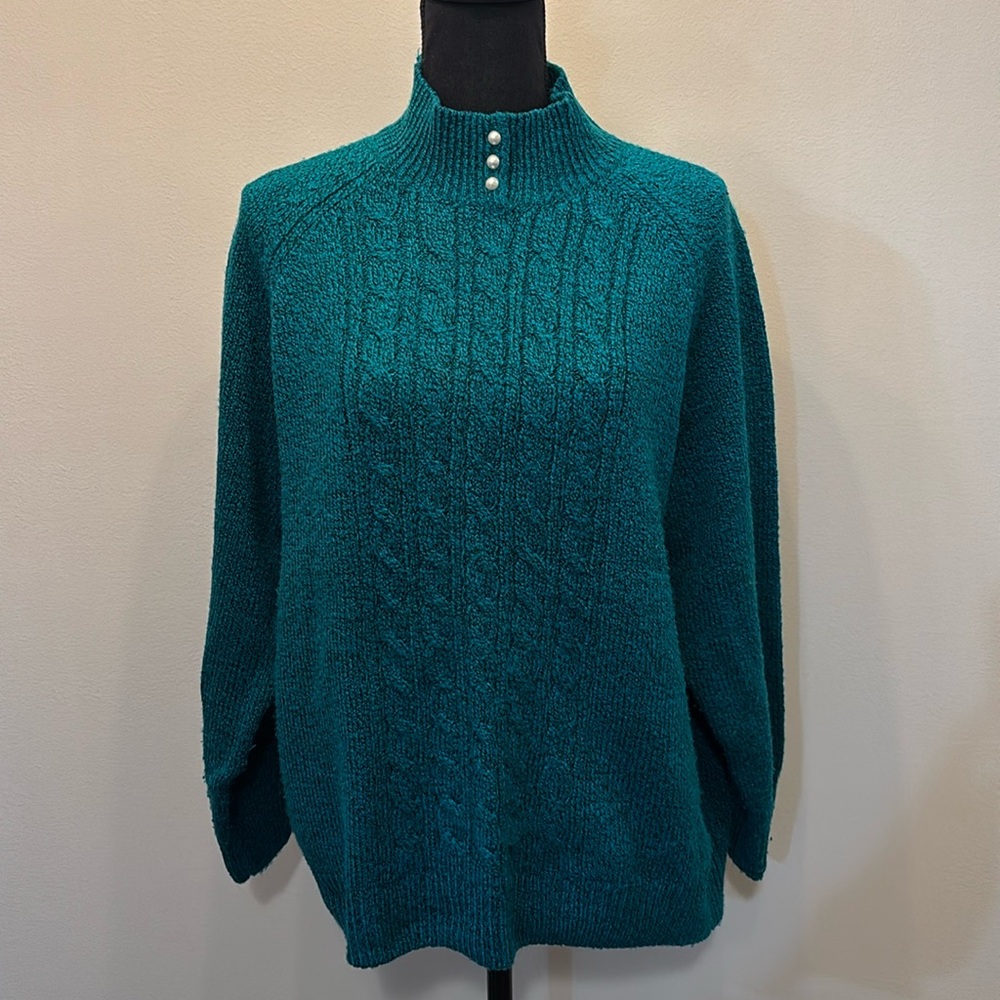 Karen Scott Women’s Blue Green Sweater size XL with pearl detail on neck